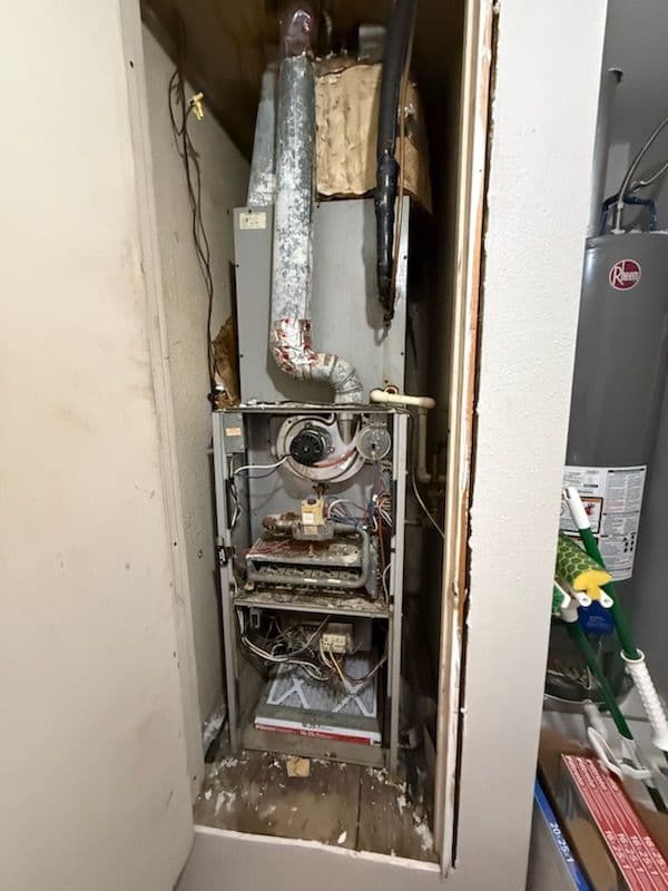 Gallery photos for Overheating Flue Pipe Detected with Thermal Camera: Image #3